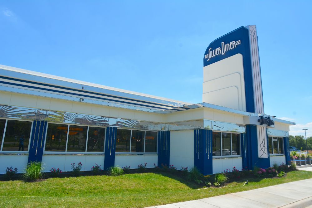 Silver Diner Opens First Loudoun Location on June 30